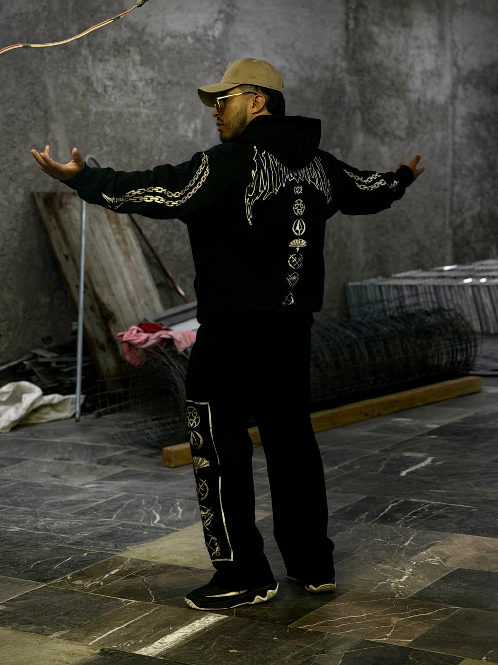 MK BASIC- HOODIE OS